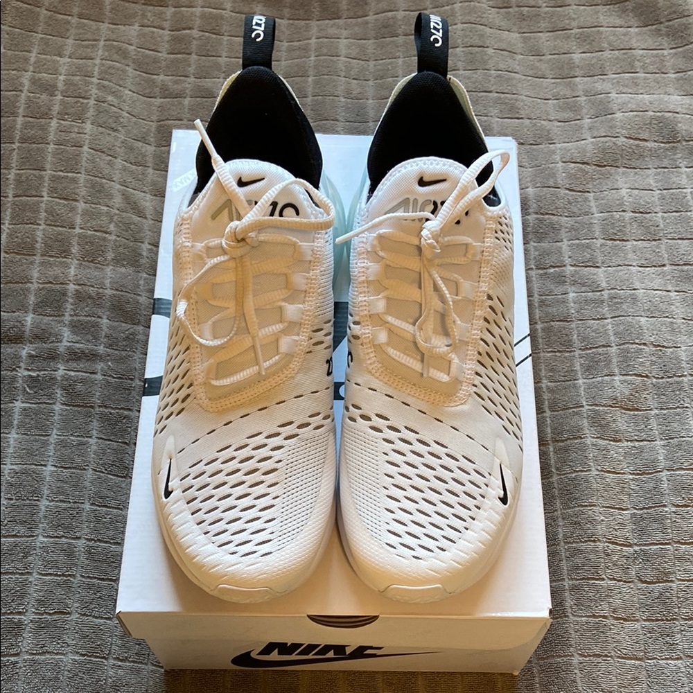 Nike AirMax 270 White Athletic Shoes Men’s size 9